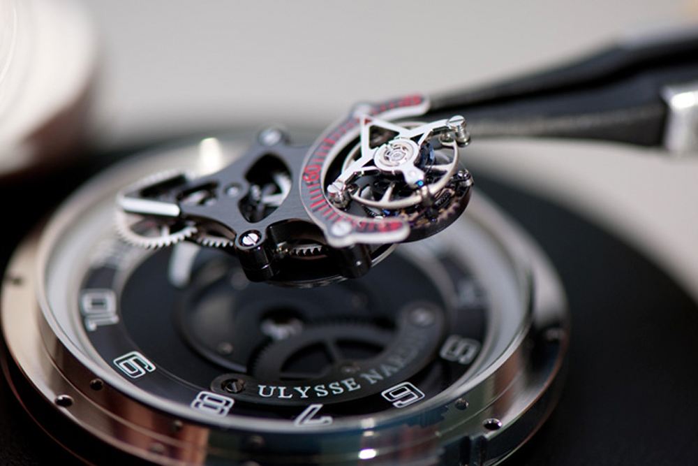 格拉苏蒂手表维修价格查询官网（格拉苏蒂动力不足）