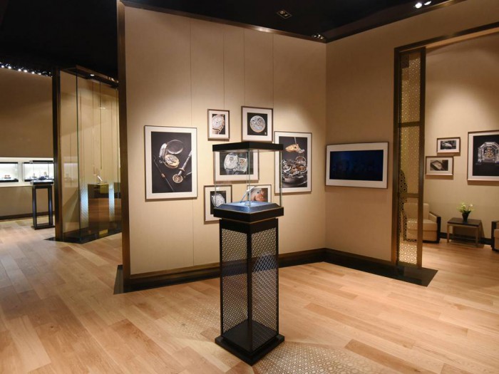 格拉苏蒂手表多长时间保养一次（格拉苏蒂调整日历）