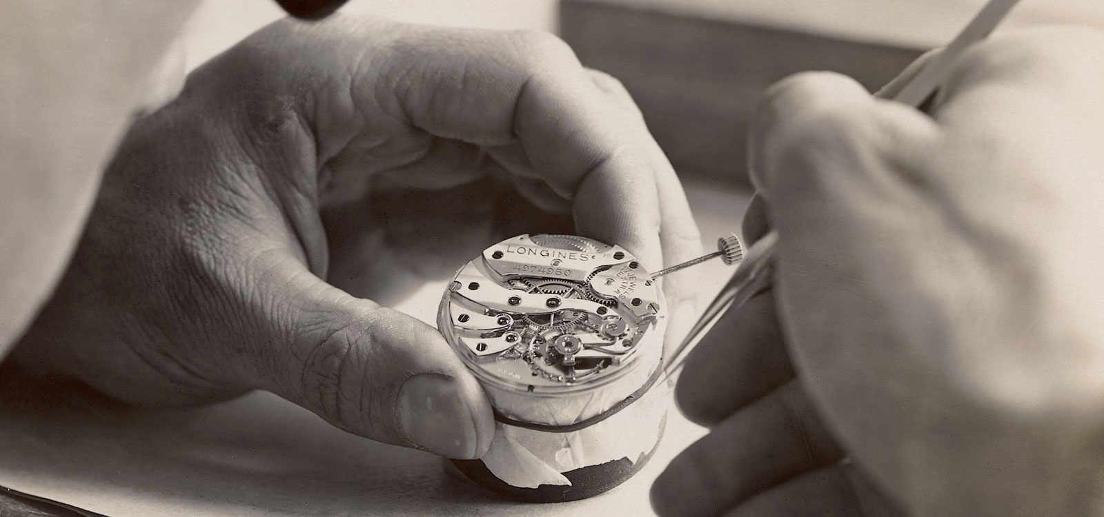 格拉苏蒂售后维修服务中心（格拉苏蒂手表跳针）